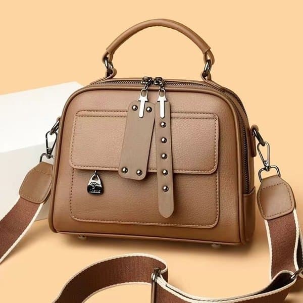 High end ladies’ handbag multi-layer large capacity commuting bag(Brown)